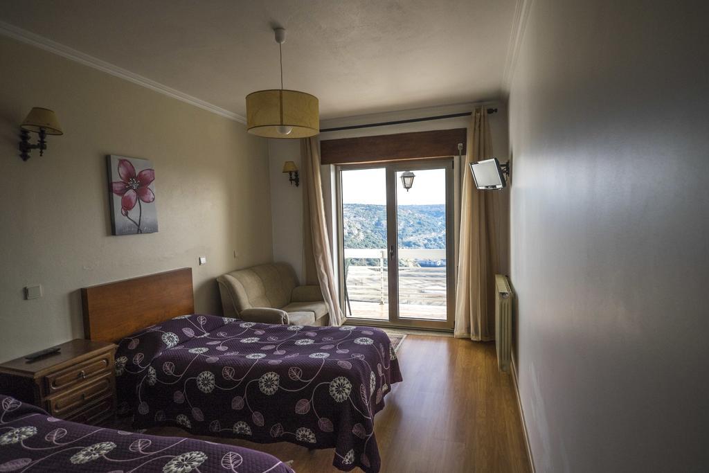 Flor Do Douro - Comercio E Hotelaria, Lda มีรันดา โด โดว์โร ภายนอก รูปภาพ